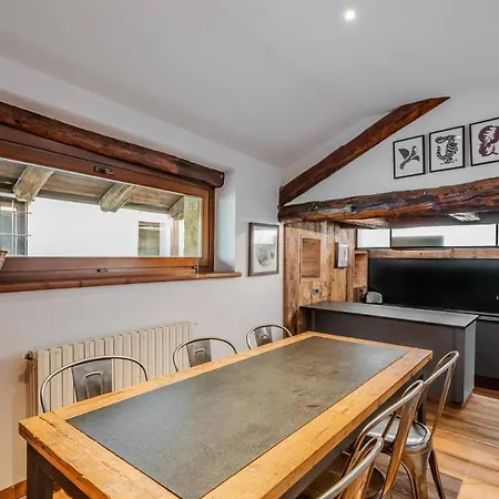 Charming In Chalet In Le Gleise- What'app - 0034-635-518-216 - For Reservations!!