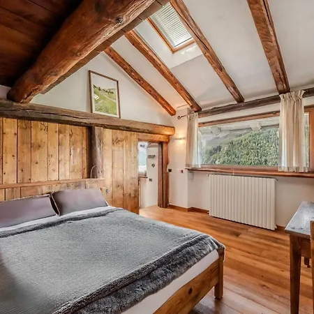 Charming In Chalet In Le Gleise- What'app - 0034-635-518-216 - For Reservations!!